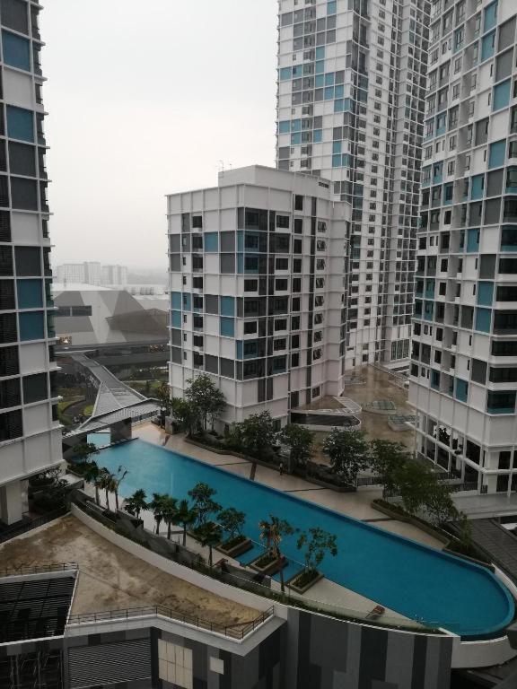 I-suite Block B 2r1b # I-city Free Wifi + Parking