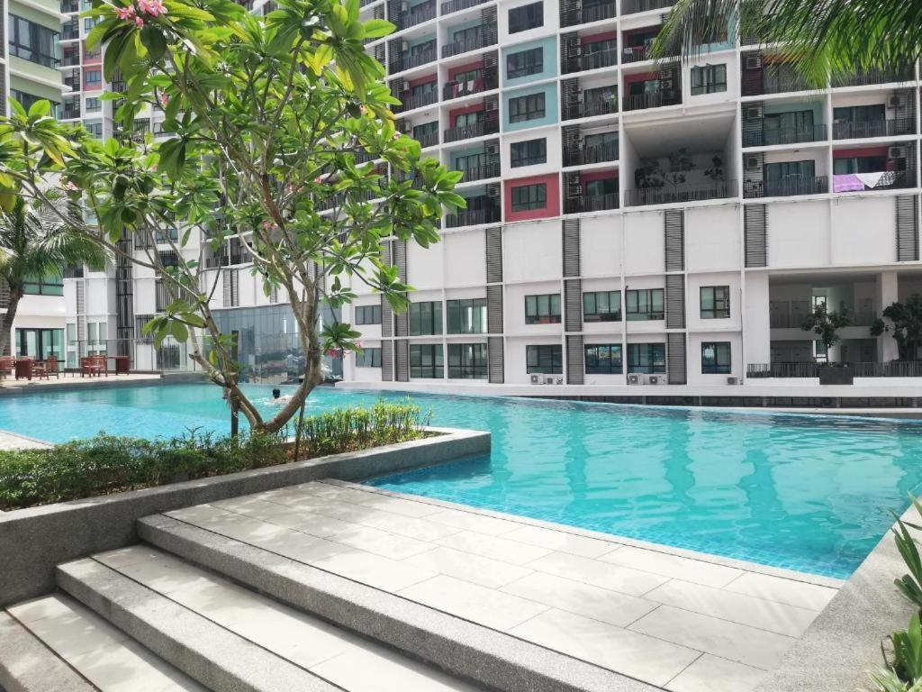 I-suite Block B 2r1b # I-city Free Wifi + Parking Apartment