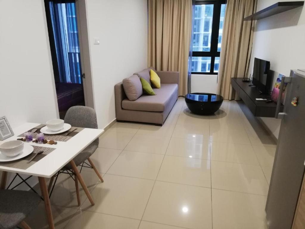 I-suite Block B 2r1b # I-city Free Wifi + Parking * Shah Alam