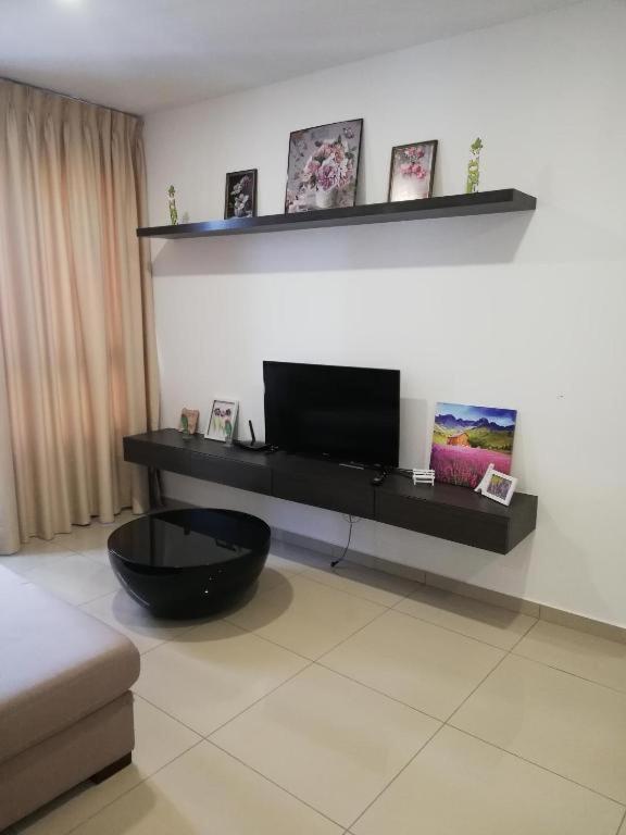 I-suite Block B 2r1b # I-city Free Wifi + Parking * Shah Alam