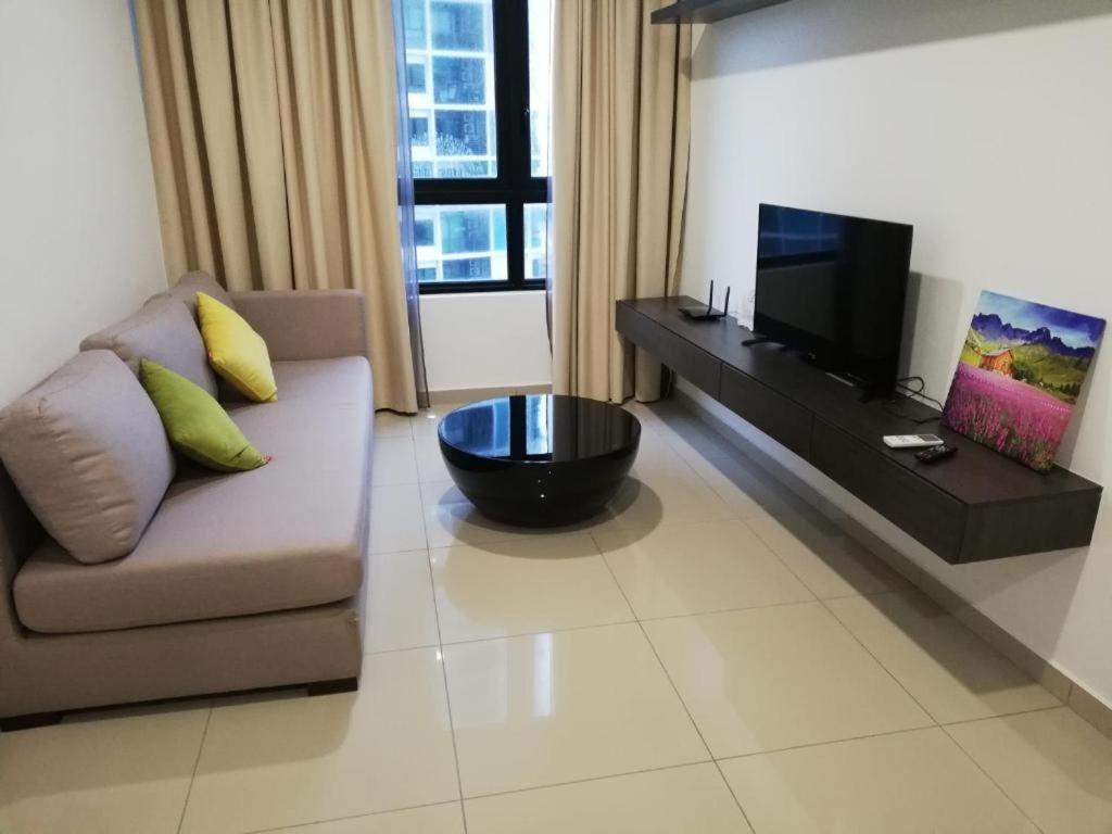 I-suite Block B 2r1b # I-city Free Wifi + Parking * Shah Alam