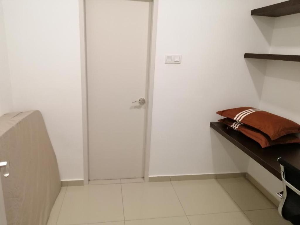 Apartment I-suite Block B 2r1b # I-city Free Wifi + Parking