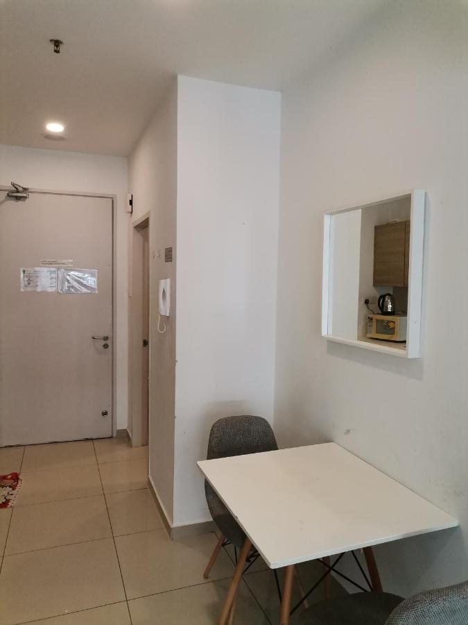 Apartment I-suite Block B 2r1b # I-city Free Wifi + Parking *